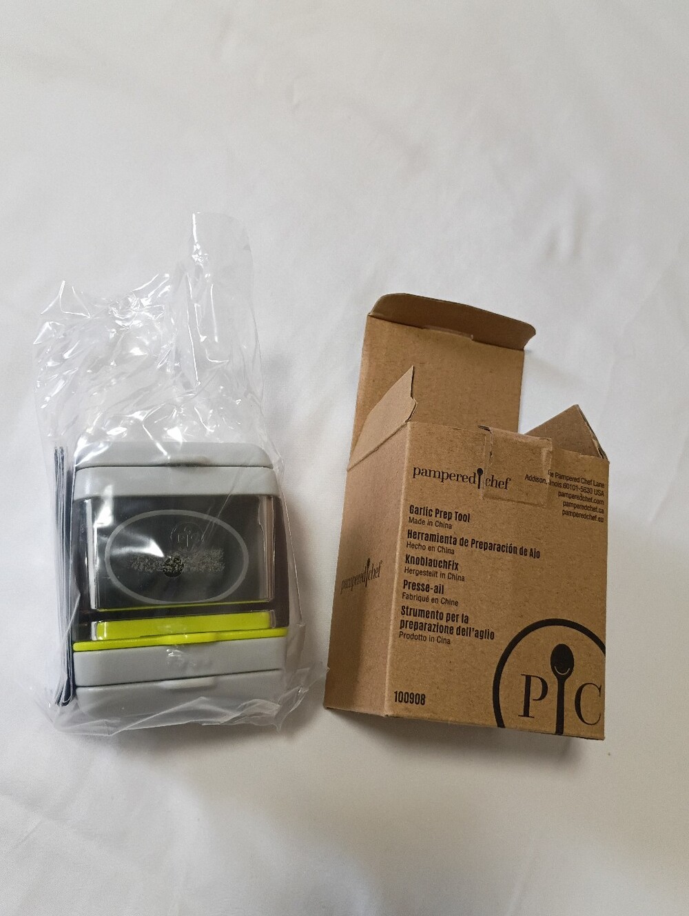 NWT Pampered Chef Garlic Prep Tool New In Box